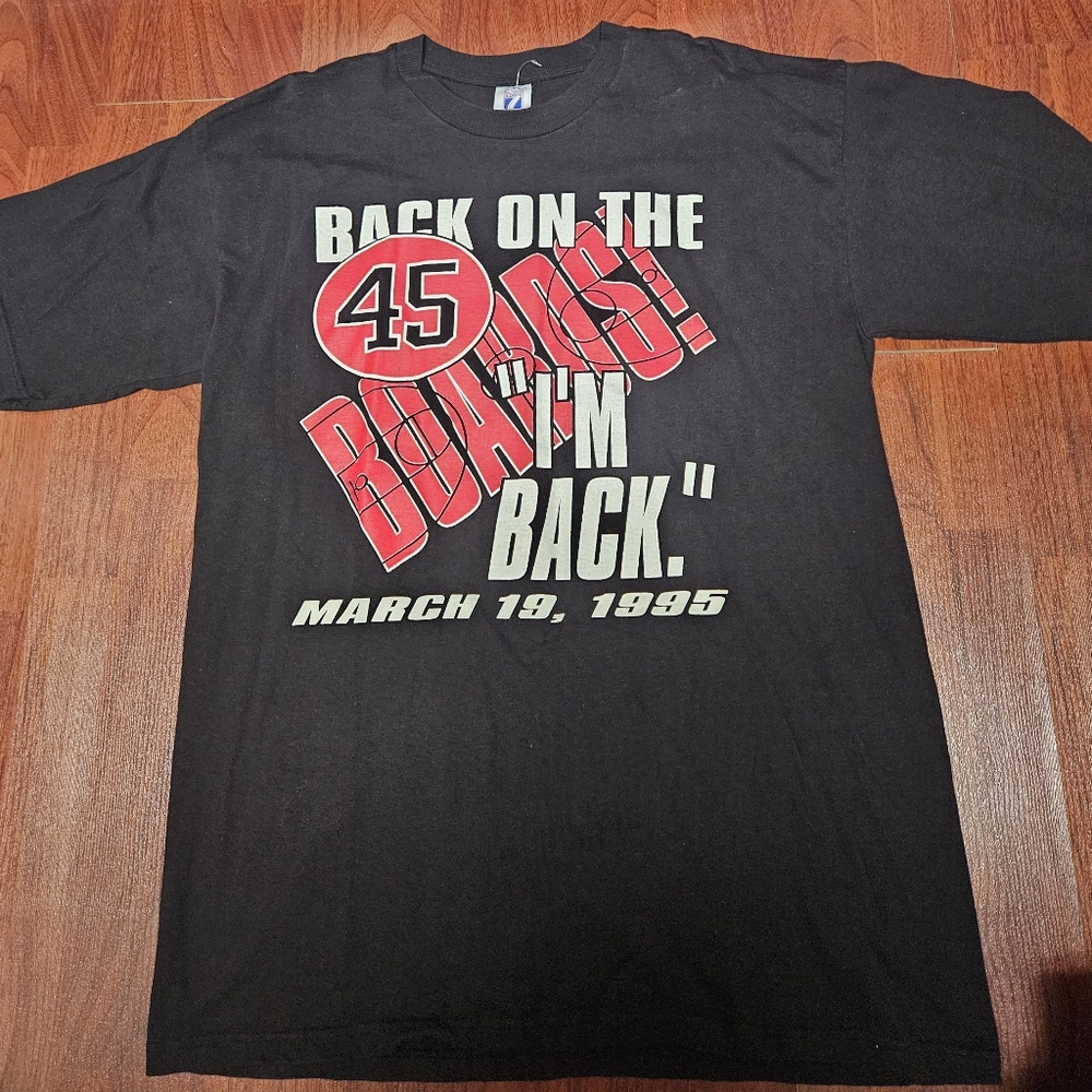 Vintage Michael Jordan Logo 7 Graphic Men's Shirt